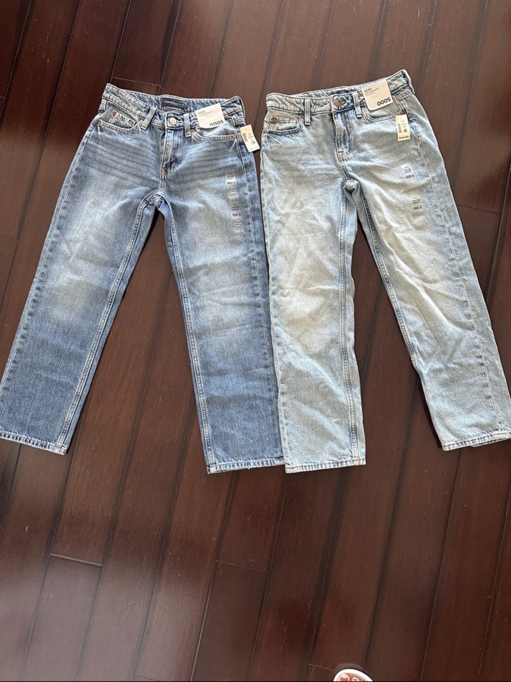 NWT Brand New 2 pairs AERO low rise Baggy jeans.